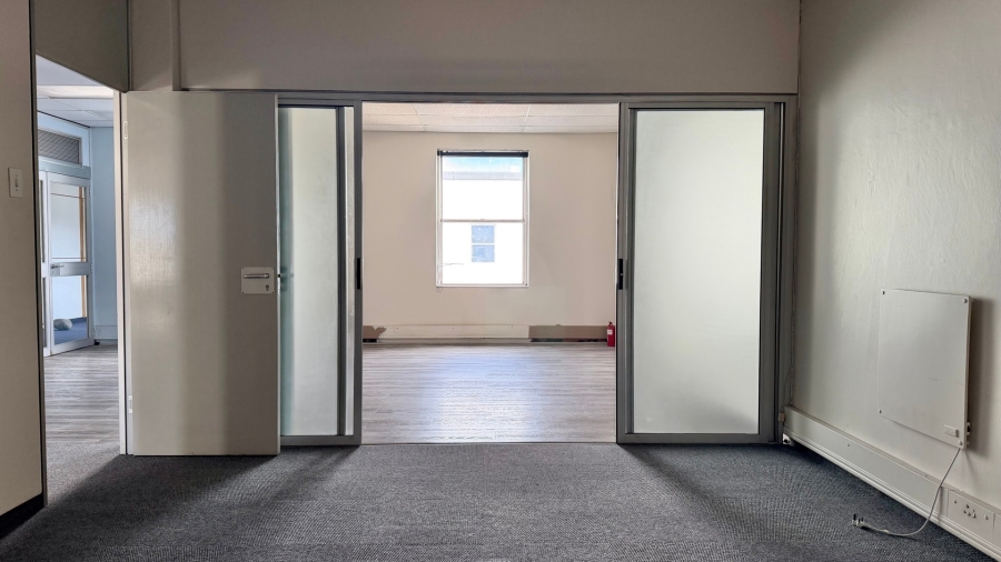 To Let Commercial Property for Rent in Somerset West Western Cape